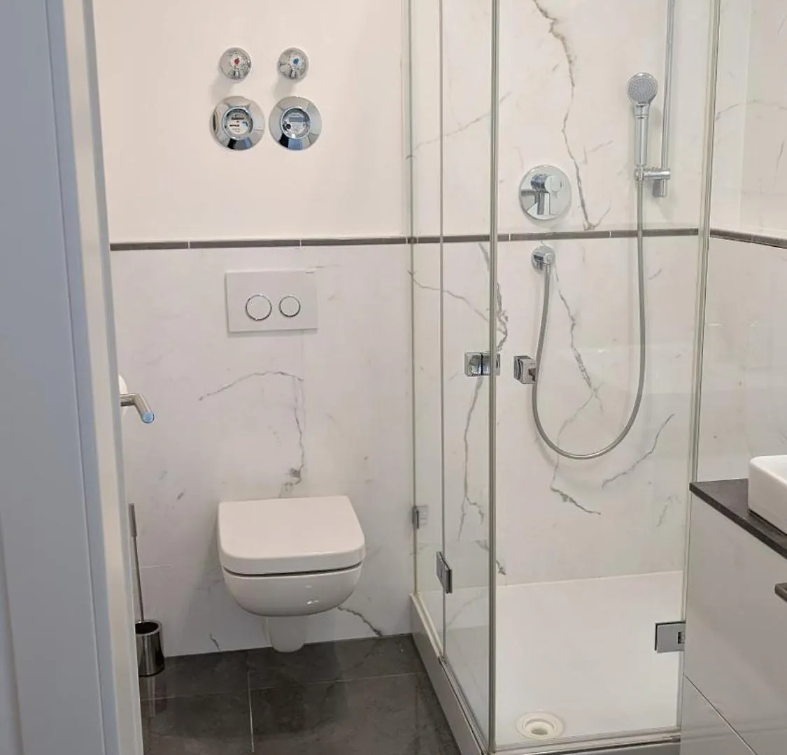 Homestay Doublebedroom With Bath Doppelzimmer Mit Bad Munich Germany