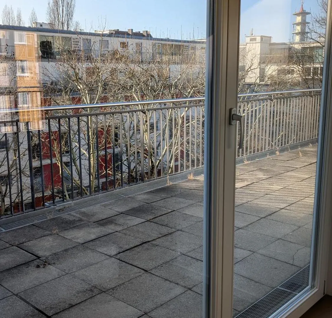 Doublebedroom With Bath Doppelzimmer Mit Bad Munich